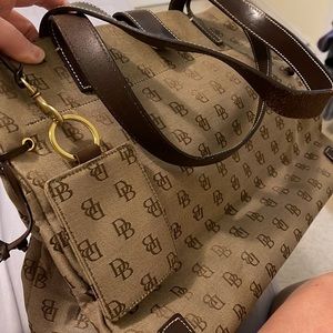 Dooney & Bourke signature anniversary tan logo tote handbag